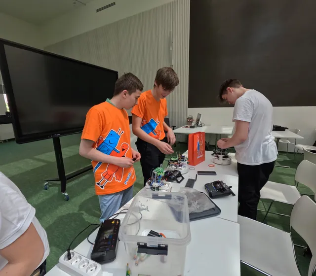 Classes at the &ldquo;My Robot&rdquo; club &mdash; photo 25