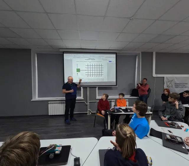 Classes at the &ldquo;My Robot&rdquo; club &mdash; photo 9