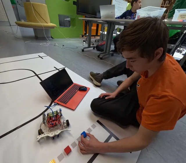 Classes at the &ldquo;My Robot&rdquo; club &mdash; photo 23