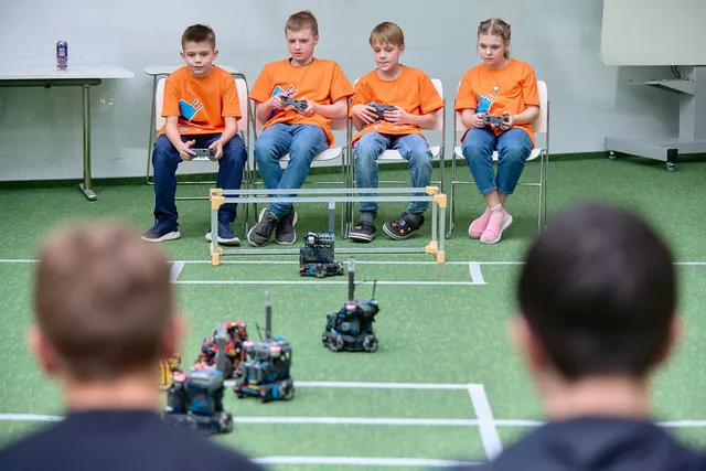 Classes at the &ldquo;My Robot&rdquo; club &mdash; photo 53
