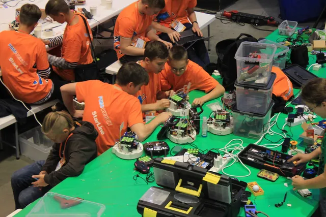 Classes at the &ldquo;My Robot&rdquo; club &mdash; photo 4
