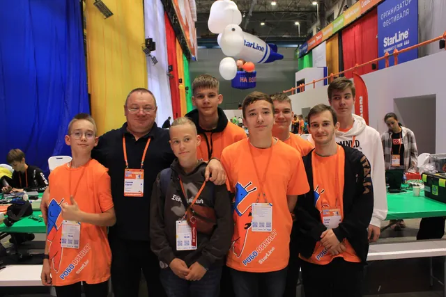 Classes at the &ldquo;My Robot&rdquo; club &mdash; photo 77
